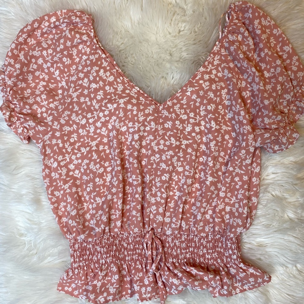 Women’s mid-crop top